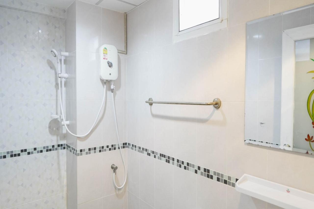 Roomquest Suvarnabhumi Ladkrabang 42 Bangkok Kültér fotó