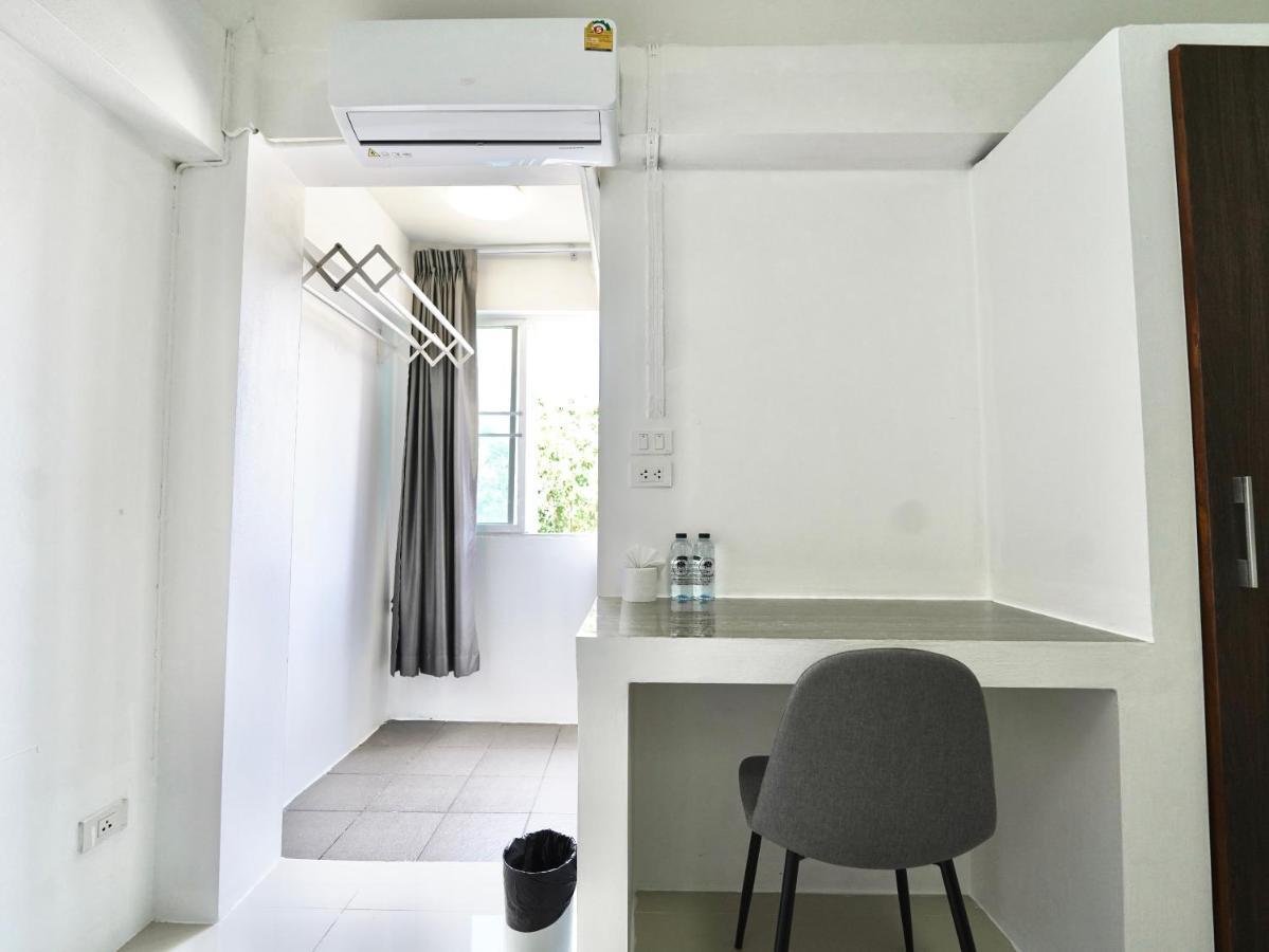 Roomquest Suvarnabhumi Ladkrabang 42 Bangkok Kültér fotó
